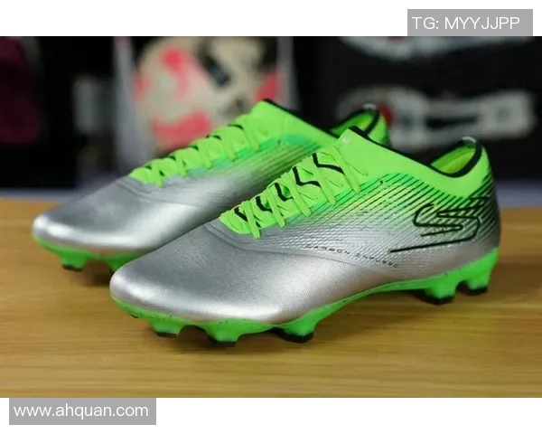 足球明星们的足球鞋选择揭秘各大品牌与款式的背后故事